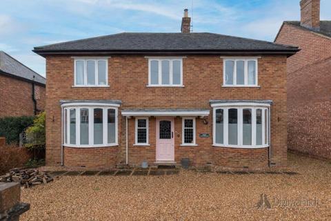 4 bedroom house for sale, Victoria Road, Stamford