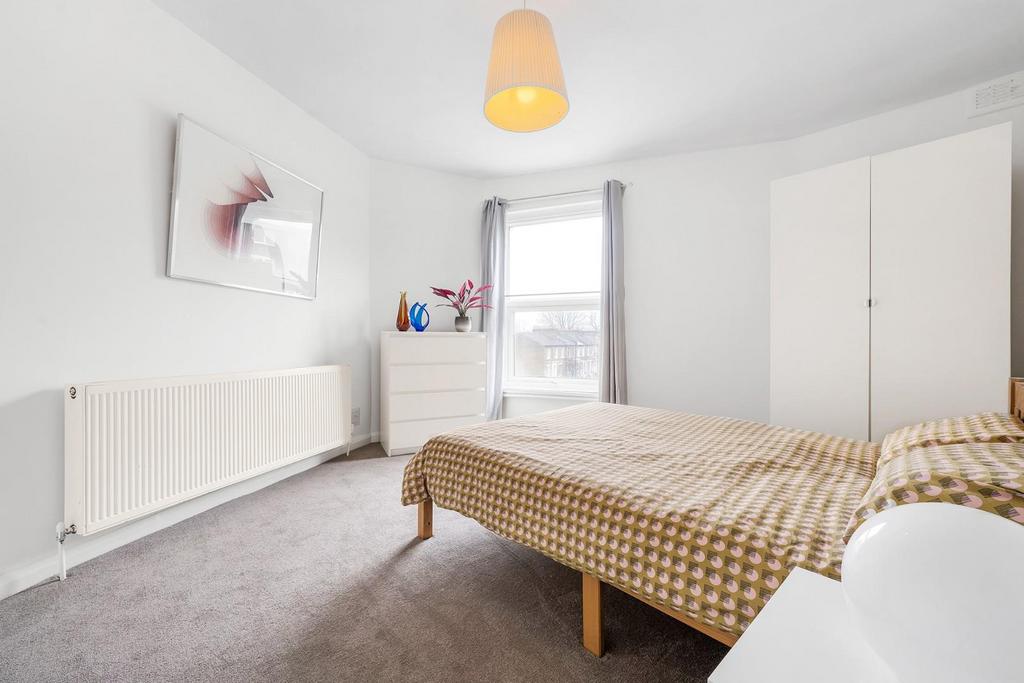 Bedroom 1.JPG