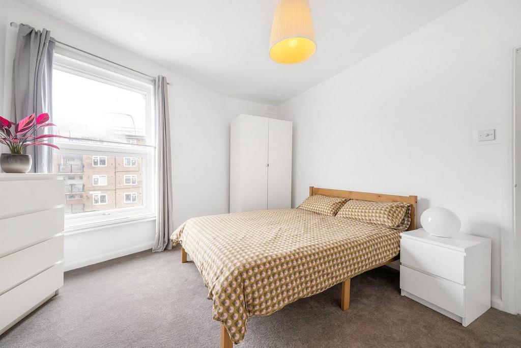 Bedroom 1 (2).JPG