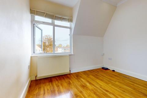 2 bedroom flat to rent, London Road, Isleworth, TW7