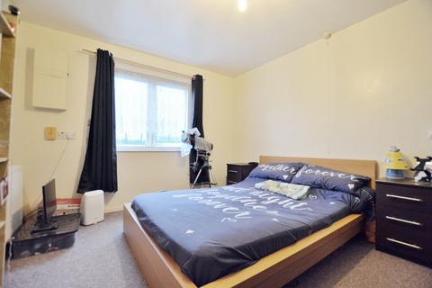 undefined, Iffley Close, Uxbridge, UB8