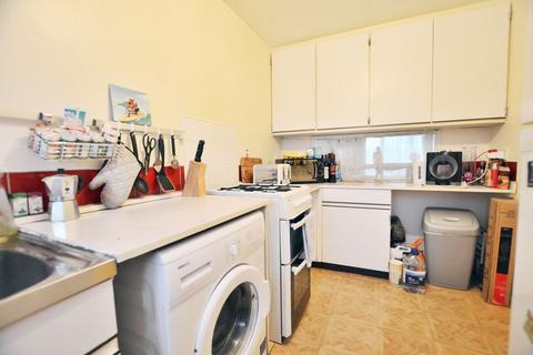 undefined, Iffley Close, Uxbridge, UB8