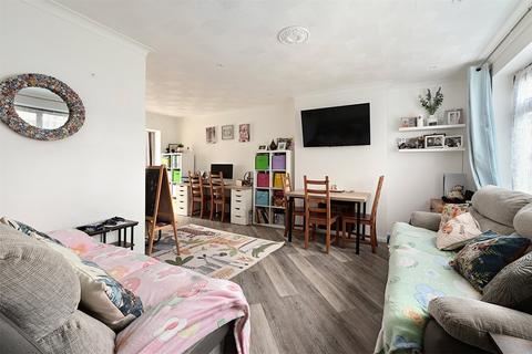 undefined, Cheyne Way, Hampshire GU14