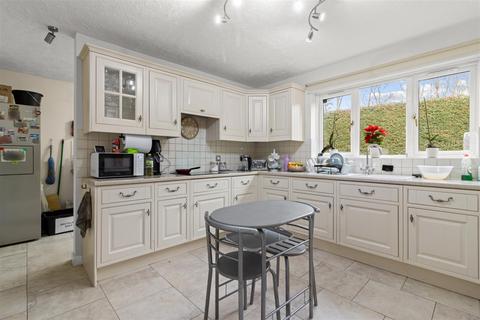 4 bedroom detached house for sale, Coopers Way, Hailsham