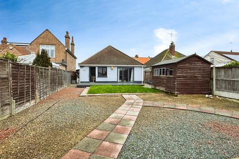 2 bedroom bungalow for sale, Tewkesbury Road, Clacton-on-Sea, Essex