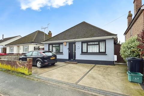 2 bedroom bungalow for sale, Tewkesbury Road, Clacton-on-Sea, Essex