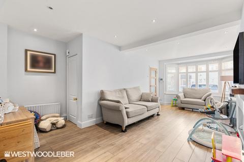 3 bedroom terraced house for sale, River Avenue, Hoddesdon EN11