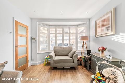 3 bedroom terraced house for sale, River Avenue, Hoddesdon EN11