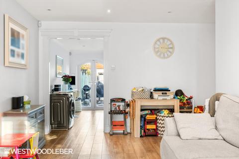 3 bedroom terraced house for sale, River Avenue, Hoddesdon EN11