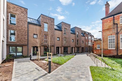 2 bedroom apartment to rent, 28A at The Blockhouse, 21 Pelham Street BN1