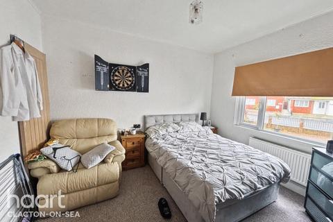 1 bedroom flat to rent, The Close, CLACTON-ON-SEA