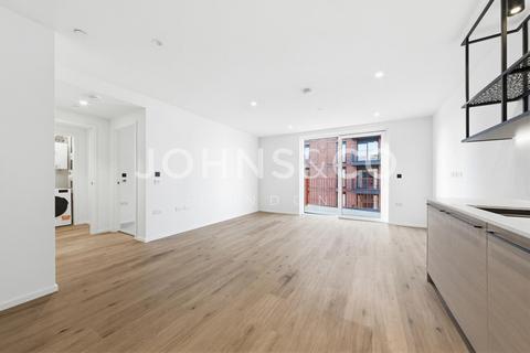 1 bedroom apartment to rent, Bowline House, Heron Wharf, London, E14