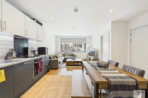 Apt 92 :: One Vesta Street