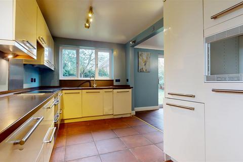 4 bedroom detached house for sale, Walton Road, Milton Keynes MK10