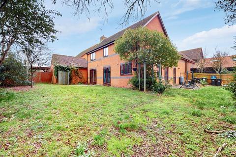 4 bedroom detached house for sale, Walton Road, Milton Keynes MK10