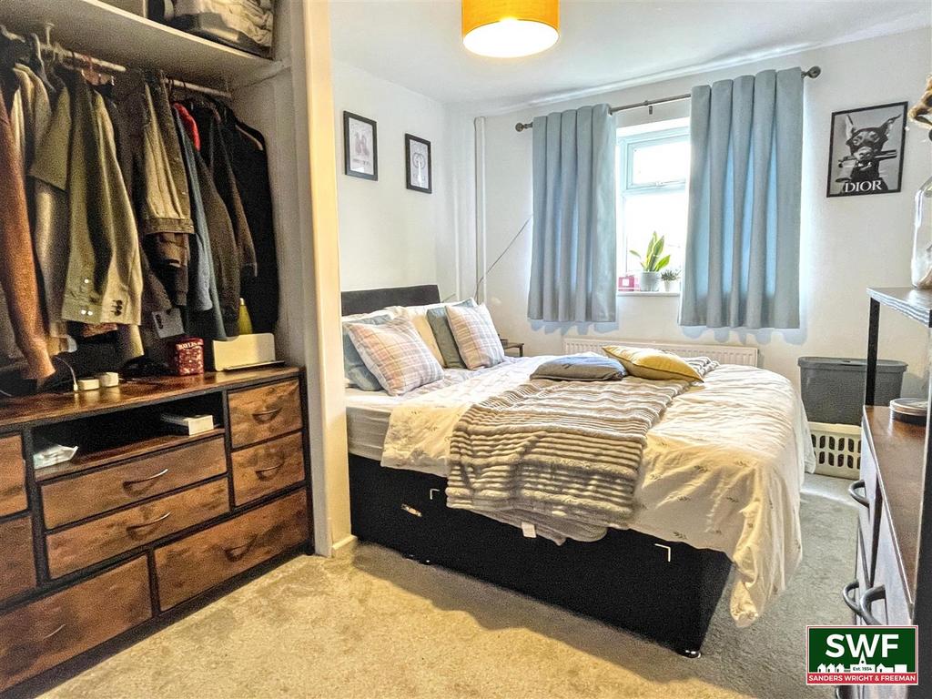 Bedroom.2.jpg