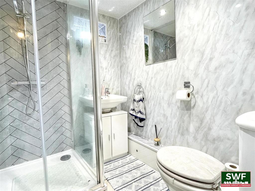Shower room.jpg