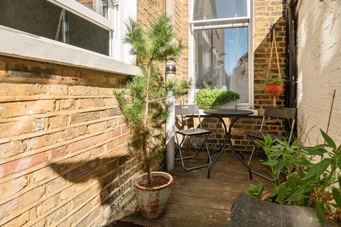 2 bedroom flat for sale, Dagnan Road, Balham, London, SW12