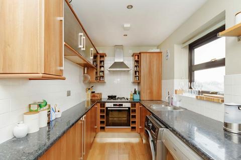 undefined, Twickenham Road, Isleworth TW7