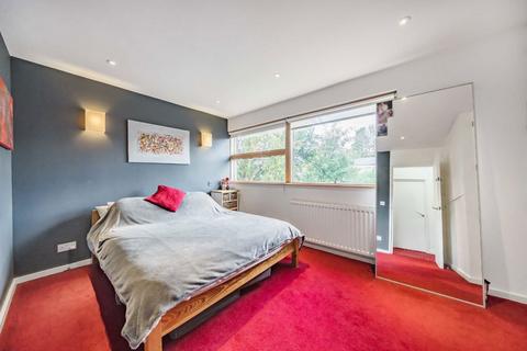 3 bedroom terraced house for sale, The Cedars, Teddington TW11