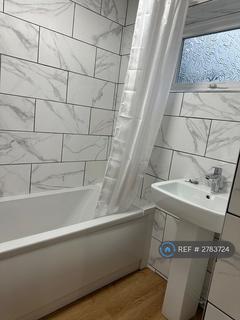 3 bedroom terraced house to rent, Buckingham Street, Wolverton, Milton Keynes, MK12