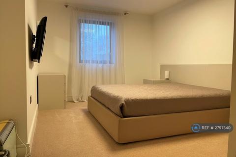 undefined, St. Margarets Road, Twickenham, TW1