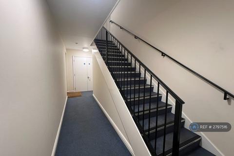 2 bedroom flat to rent, Tuffley Lan, Gloucester, GL4