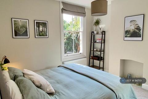 1 bedroom maisonette to rent, Cambray Road, London, SW12