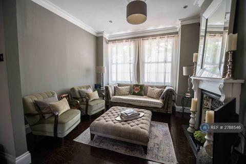 5 bedroom terraced house to rent, Hazlebury Road, London, SW6