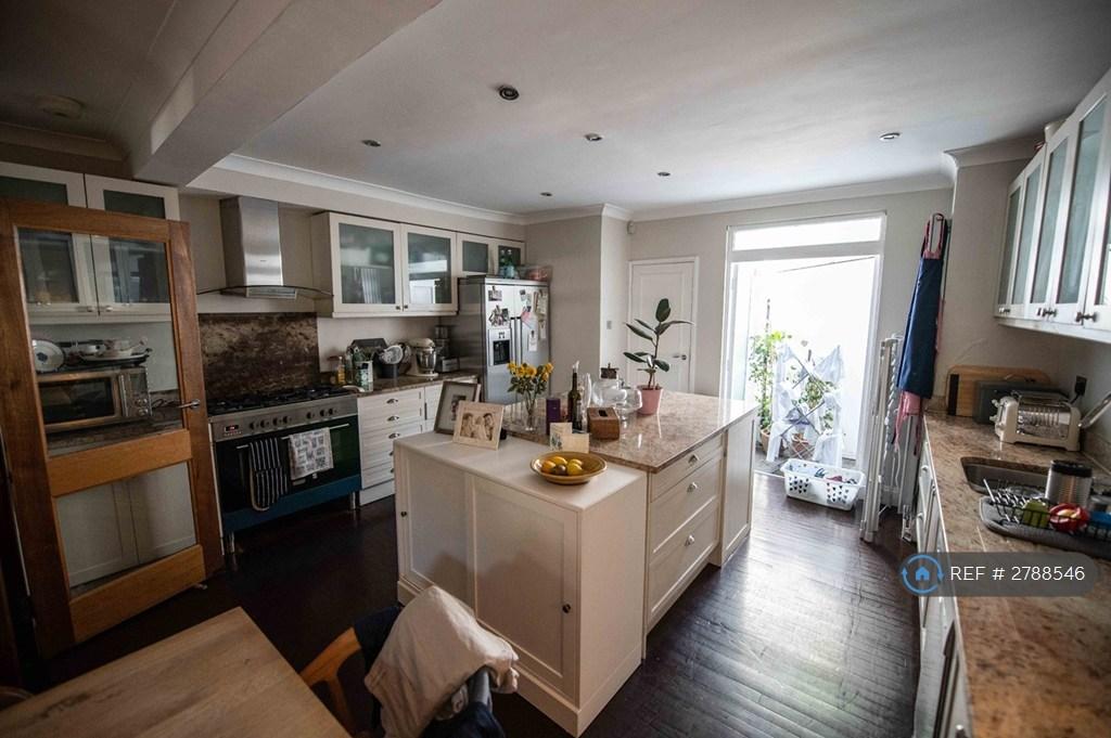 Kitchen / Dining