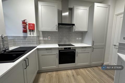 1 bedroom in a flat share to rent, Stourcliffe Close, London, W1H