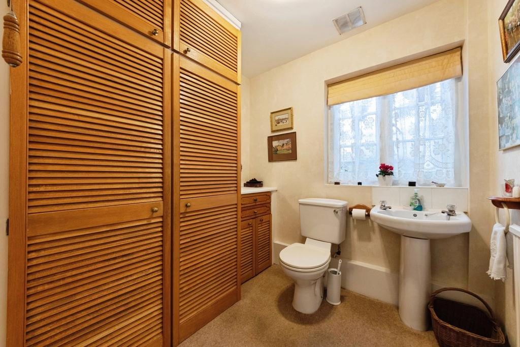 Cloakroom Wc