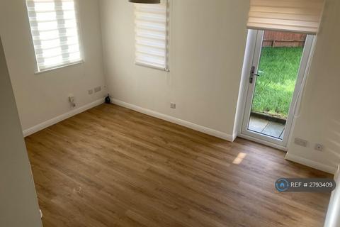 1 bedroom semi-detached house to rent, Bosham Close, Reading, RG6