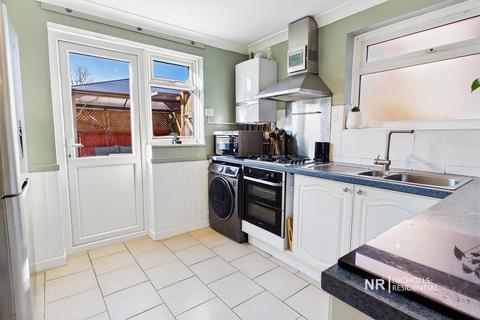 2 bedroom maisonette for sale, West Ewell KT19