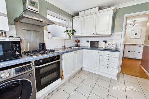 2 bedroom maisonette for sale, West Ewell KT19