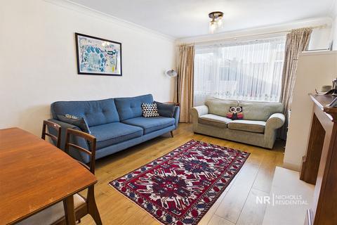 2 bedroom maisonette for sale, West Ewell KT19
