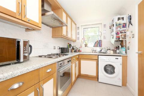 1 bedroom flat to rent, Nightingale Court, Finsbury Park
