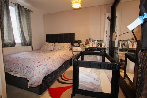 2 bedroom flat for sale, Holdenby Drive, Corby, NN17