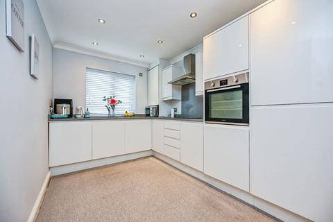 2 bedroom flat for sale, Westway, Maghull, Liverpool, Merseyside, L31