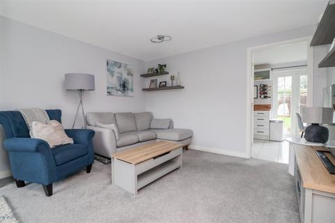 3 bedroom terraced house for sale, Deer Way, Horsham