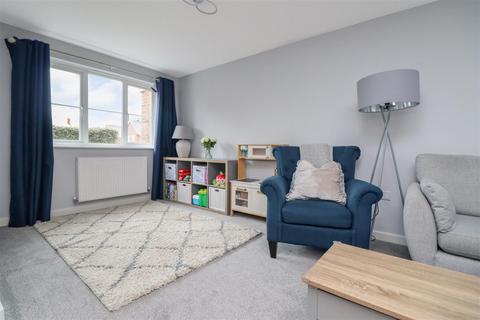 3 bedroom terraced house for sale, Deer Way, Horsham