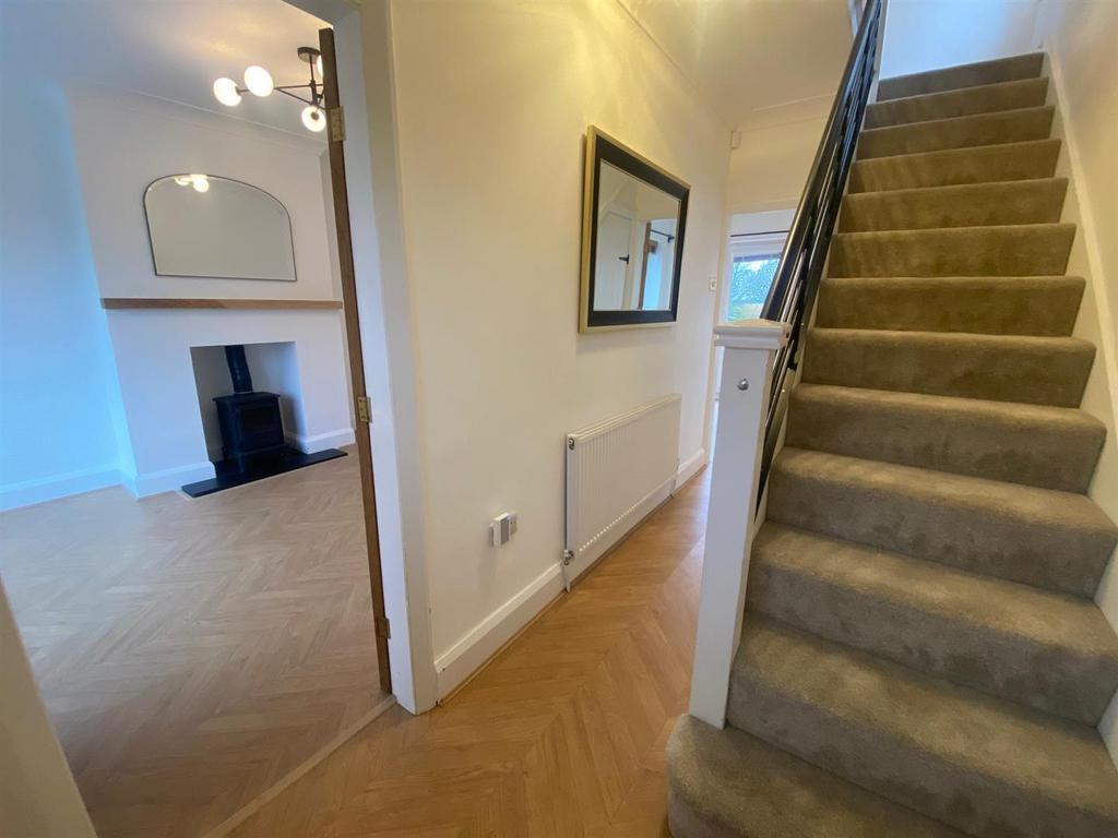 HALLWAY.jpg