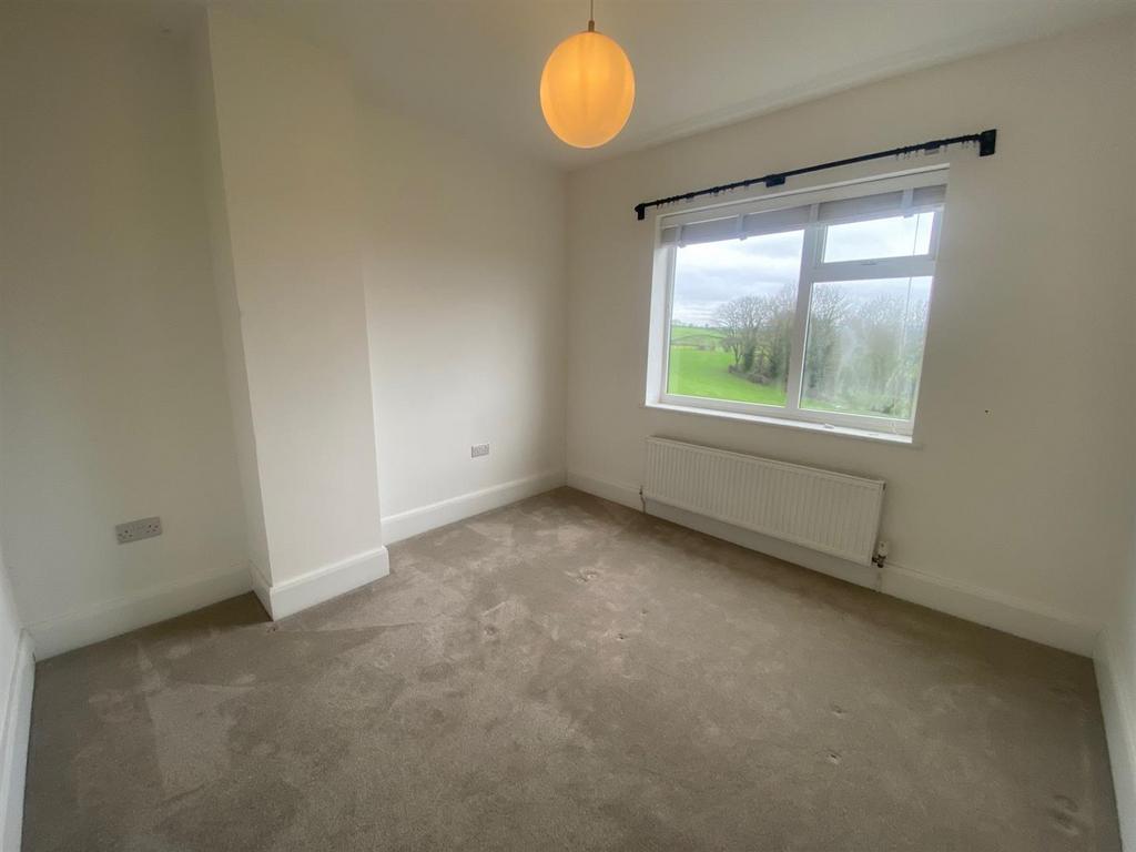 BEDROOM.jpg