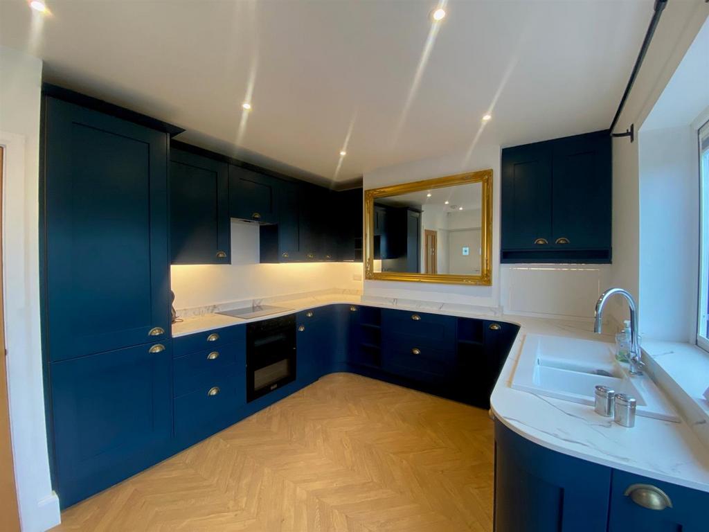 KITCHEN 1.jpg