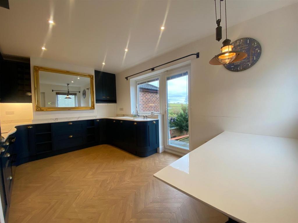 KITCHEN 4.jpg