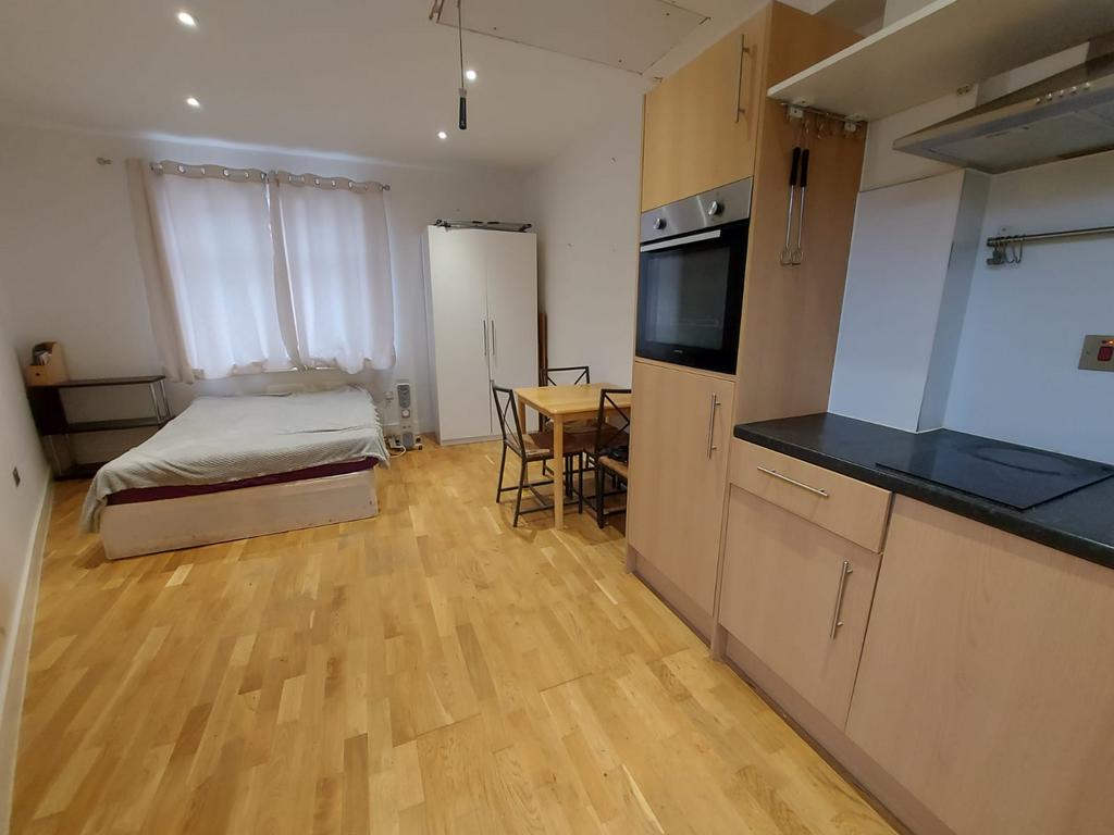 Stuido Flat including bills