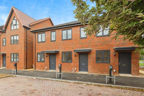 Eighth Avenue, Aylesbury, HP19