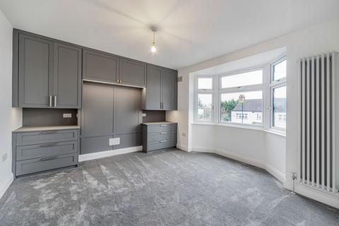 3 bedroom house to rent, Selworthy Road, London, SE6