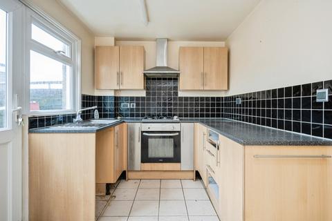 undefined, Eastnor Gardens, Bedford, Bedfordshire, MK41
