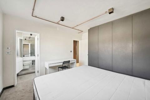 4 bedroom flat to rent, Westbourne Park Road, London W2